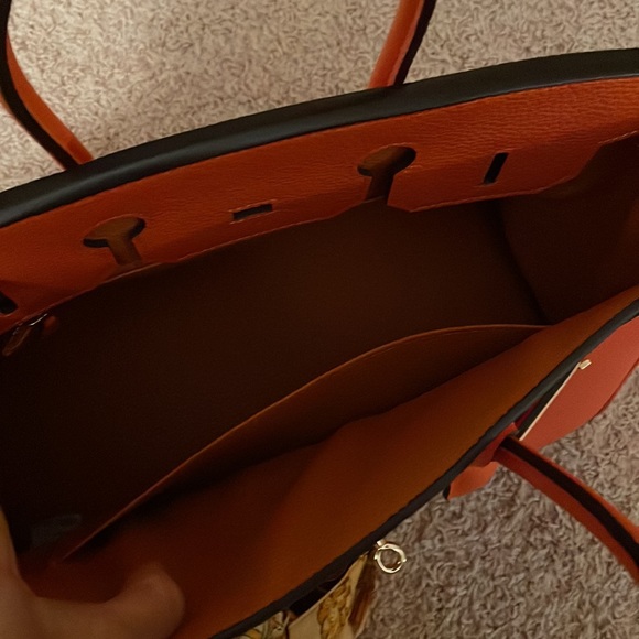 Cherish Kiss Leather padlock Bag - Picture 2 of 3